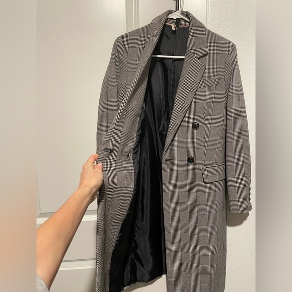 Plaid woman’s coat - Picture 2 of 3